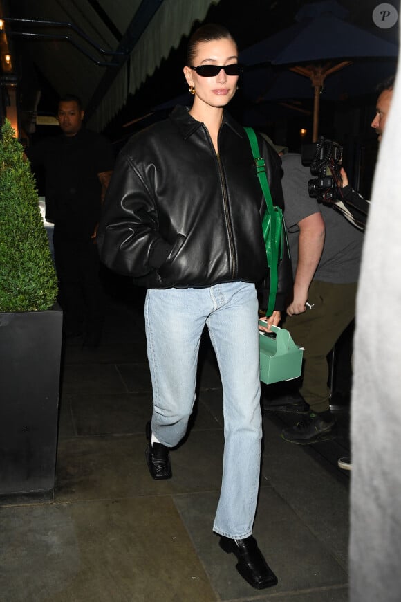 Justin Bieber et sa femme Hailey Bieber arrivent au restaurant "Daphne" à Londres, le 16 mai 2023. 