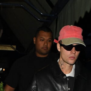 Justin Bieber et sa femme Hailey Bieber arrivent au restaurant "Daphne" à Londres, le 16 mai 2023. 