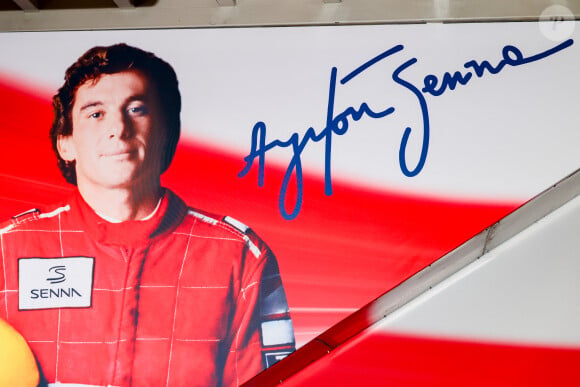 Atmosphère/Ambiance (Ayrton Senna) lors de la 14ème édition du Grand Prix de Monaco Historique, le 11 mai 2022. Le Grand Prix Historique de Monaco existe depuis 1997. Il se déroule tous les deux ans avant le Grand Prix de Monaco F1. Il est disputé sur le même circuit que le Grand Prix F1 avec en plus le charme des voitures anciennes qui proposent une rétrospéctive splendide des courses automobiles. organisé tous les deux ans pas l'Automobile Club de Monaco (ACM), il remporte un vif succès auprès du public, qui vient de plus en plus nombreux à chaque édition. © Claudia Albuquerque/Bestimage 