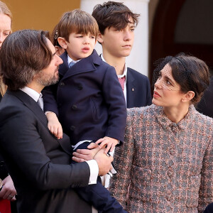 Le Rocher accueille actuellement le 14e Grand Prix de Monaco Historique
Dimitri Rassam, Charlotte Casiraghi et leur fils Balthazar Rassam - La famille princière de Monaco dans la cour du palais lors de la Fête Nationale de la principauté de Monaco © Dominique Jacovides / Bruno Bebert / Bestimage 