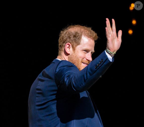 Le prince Harry, duc de Sussex arrive à la célébration du 10ème anniversaire des Invictus Games, en la cathédrale Saint-Paul à Londres, le 8 mai 2024. Venu sans sa femme et ses enfants, il ne rencontrera pas son père qui lutte actuellement contre un cancer. © MISC/Backgrid USA/Bestimage 