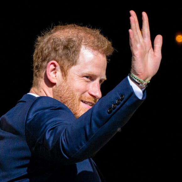 Le prince Harry, duc de Sussex arrive à la célébration du 10ème anniversaire des Invictus Games, en la cathédrale Saint-Paul à Londres, le 8 mai 2024. Venu sans sa femme et ses enfants, il ne rencontrera pas son père qui lutte actuellement contre un cancer. © MISC/Backgrid USA/Bestimage 