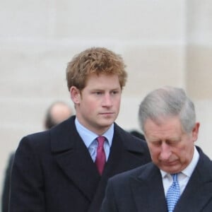 Le roi Charles III était visiblement "trop occupé" pour s'entretenir avec son fils cadet
Le prince Charles et le Prince Harry