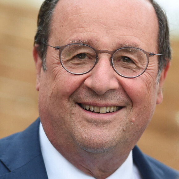 Francois Hollande lors du festival Soeurs Jumelles, Rencontre de la musique et de l'image à Rochefort le 1er juillet 2023. © Franck Castel / Bestimage 