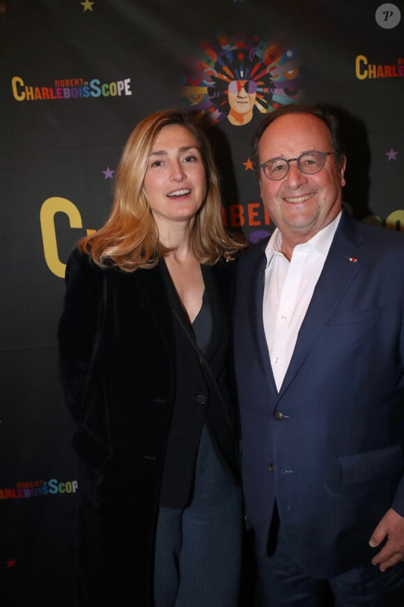 Une belle confidence alors que le couple s'apprête à fêter leurs noces de cuir (2 ans de mariage).
Exclusif - François Hollande et sa femme Julie Gayet - Célébrités au Concert de Robert Charlebois, " Robert en CharleboisScope " au Grand Rex à Paris France, le 2 Avril 2023. © Bertrand Rindoff / Bestimage