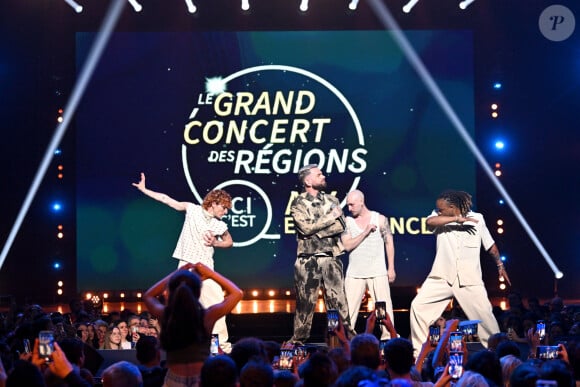 Exclusif - Keen'v - Enregistrement de l'émission de télévision "Le Grand Concert des Régions : Ici c'est Aix en Provence", à l'Arena du Pays d'Aix, présentée par L.Luyat et L.Thilleman, et diffusée le 17 mai sur France 3. Le 30 avril 2024. © Bruno Bebert-Jack Tribeca / Bestimage