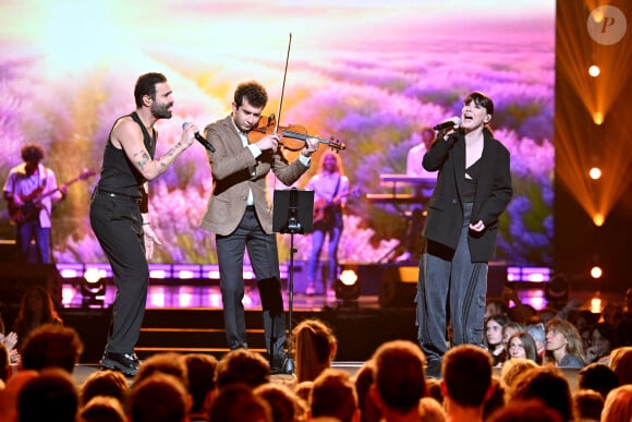 Exclusif - Ycare, Bilal Alnemr et Anne Sila - Enregistrement de l'émission de télévision "Le Grand Concert des Régions : Ici c'est Aix en Provence", à l'Arena du Pays d'Aix, présentée par L.Luyat et L.Thilleman, et diffusée le 17 mai sur France 3. Le 30 avril 2024. © Bruno Bebert-Jack Tribeca / Bestimage