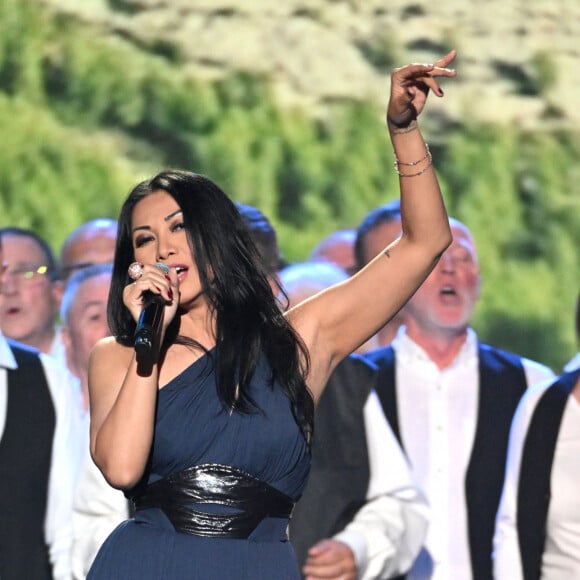 Dont Anggun
Exclusif - Anggun accompagnée par 100 choeurs Spectacul'art - Enregistrement de l'émission de télévision "Le Grand Concert des Régions : Ici c'est Aix en Provence", à l'Arena du Pays d'Aix, présentée par L.Luyat et L.Thilleman, et diffusée le 17 mai sur France 3. Le 30 avril 2024. © Bruno Bebert-Jack Tribeca / Bestimage