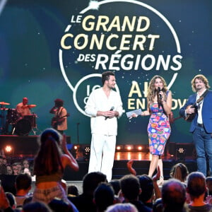 Exclusif - Amir Haddad, Laury Thilleman et Vincent Beer-Demander - Enregistrement de l'émission de télévision "Le Grand Concert des Régions : Ici c'est Aix en Provence", à l'Arena du Pays d'Aix, présentée par L.Luyat et L.Thilleman, et diffusée le 17 mai sur France 3. Le 30 avril 2024. © Bruno Bebert-Jack Tribeca / Bestimage