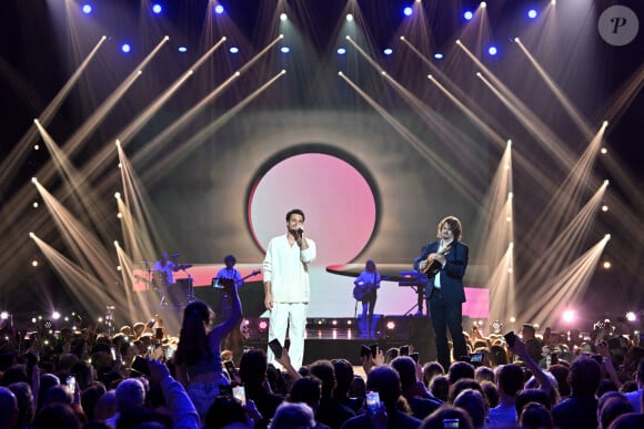 Exclusif - Amir Haddad et Vincent Beer-Demander - Enregistrement de l'émission de télévision "Le Grand Concert des Régions : Ici c'est Aix en Provence", à l'Arena du Pays d'Aix, présentée par L.Luyat et L.Thilleman, et diffusée le 17 mai sur France 3. Le 30 avril 2024. © Bruno Bebert-Jack Tribeca / Bestimage