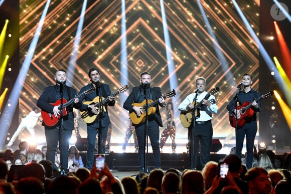 Exclusif - Chico et Les Gypsies - Enregistrement de l'émission de télévision "Le Grand Concert des Régions : Ici c'est Aix en Provence", à l'Arena du Pays d'Aix, présentée par L.Luyat et L.Thilleman, et diffusée le 17 mai sur France 3. Le 30 avril 2024. © Bruno Bebert-Jack Tribeca / Bestimage