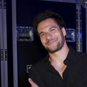 Exclusif - Amir Haddad - Backstage de l'enregistrement de l'émission de télévision "Le Grand Concert des Régions : Ici c'est Aix en Provence", à l'Arena du Pays d'Aix, présentée par L.Luyat et L.Thilleman, et diffusée le 17 mai sur France 3. Le 30 avril 2024. © Bruno Bebert-Jack Tribeca / Bestimage