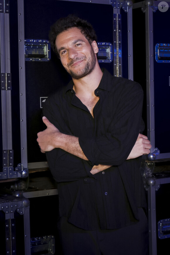 Exclusif - Amir Haddad - Backstage de l'enregistrement de l'émission de télévision "Le Grand Concert des Régions : Ici c'est Aix en Provence", à l'Arena du Pays d'Aix, présentée par L.Luyat et L.Thilleman, et diffusée le 17 mai sur France 3. Le 30 avril 2024. © Bruno Bebert-Jack Tribeca / Bestimage