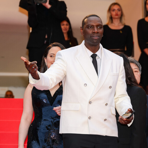 Ce qui est interdit !
Omar Sy et Greta Gerwig - Montée des marches du film " Le deuxième acte " pour la cérémonie d'ouverture du 77ème Festival International du Film de Cannes, au Palais des Festivals à Cannes. Le 14 mai 2024 © Jacovides-Moreau / Bestimage 