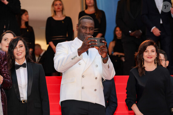 Nadine Labaki, Omar Sy et Ebru Ceylan (Jury Longs Métrages) - Montée des marches du film " Le deuxième acte " pour la cérémonie d'ouverture du 77ème Festival International du Film de Cannes, au Palais des Festivals à Cannes. Le 14 mai 2024 © Jacovides-Moreau / Bestimage 