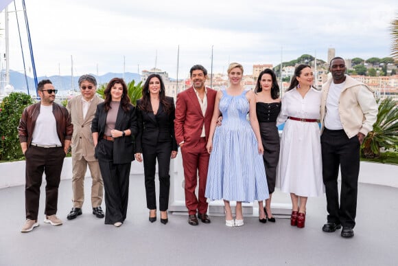 Juan Antonio Bayona, Hirokazu Kore-eda, Ebru Ceylan, Nadine Labaki, Pierfrancesco Favino, Greta Gerwig (présidente du jury), Eva Green, Lily Gladstone et Omar Sy au photocall de Jury lors du 77ème Festival International du Film de Cannes au Palais des Festivals à Cannes, France, le 14 mai 2024. © Jacovides-Moreau/Bestimage  Jury Members attend the jury photocall at the 77th annual Cannes Film Festival at Palais des Festivals in Cannes, France, on May 14, 2024. 