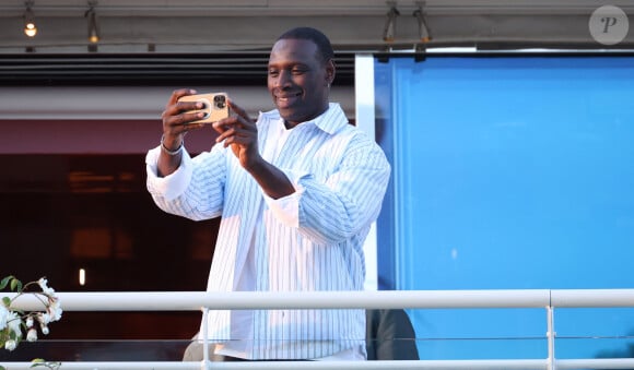 Omar Sy - Dîner du jury à l'hôtel Martinez, la veille du la cérémonie d'ouverture de la 77ème édition du Festival de Cannes le 13 mai 2024. Denis Guignebourg/BestImage 