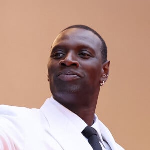 Omar Sy - Montée des marches du film " Le deuxième acte " pour la cérémonie d'ouverture du 77ème Festival International du Film de Cannes, au Palais des Festivals à Cannes. Le 14 mai 2024 © Jacovides / Moreau / Bestimage 