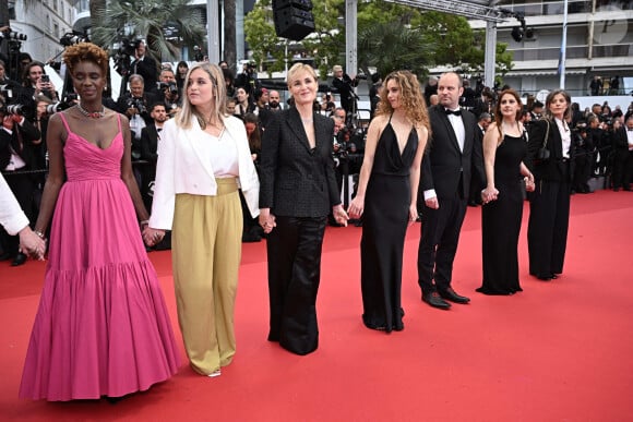 Juste avant la présentation de "Moi aussi", le court-métrage très attendu de l'actrice.
Judith Godréche pour son court-métrage "Moi aussi" au 77e Festival de Cannes, avec sa fille Tess Barthélemy. Photo de David Niviere/ABACAPRESS.COM