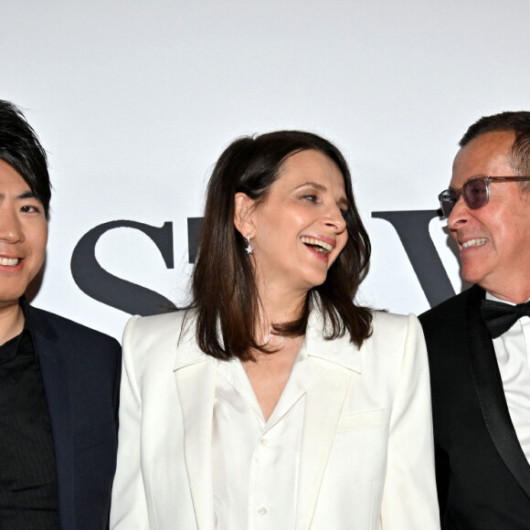 Lang Lang, Juliette Binoche, Manuel Collas de la Roche, le président fondateur du Better World Fund, et Jacqueline Zheng durant la soirée de gala de la fondation Better World Fund à l'hôtel Carlton à Cannes lors du 77ème Festival de Cannes 2024, le 15 mai. © Bruno Bebert/Bestimage 
