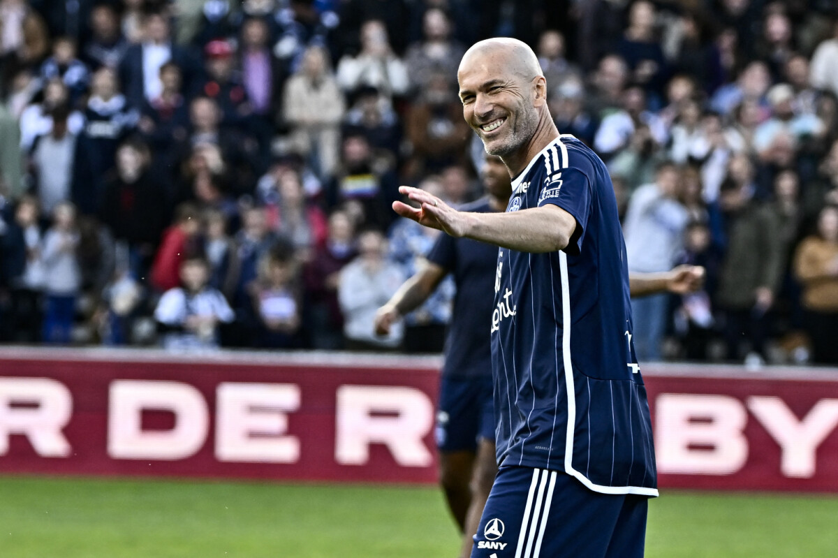 Zinédine Zidane, gentleman pour l’anniversaire de sa femme Véronique