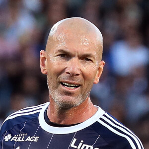 Zinedine Zidane - A l’occasion des 100 ans du parc Lescure, Bordeaux accueille au stade Chaban-Delmas un match de gala opposant les gloires des Girondins de Bordeaux au Variétés Club de France le mardi 14 mai 2024. © Patrick Bernard/ Bestimage