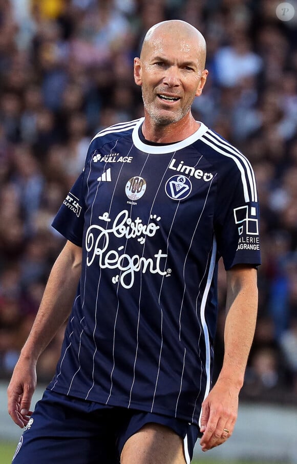 Zinedine Zidane - A l’occasion des 100 ans du parc Lescure, Bordeaux accueille au stade Chaban-Delmas un match de gala opposant les gloires des Girondins de Bordeaux au Variétés Club de France le mardi 14 mai 2024. © Patrick Bernard/ Bestimage