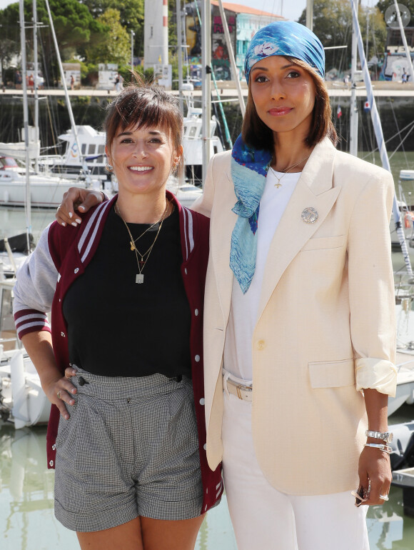 Sonia Rolland et Béatrice de La Boulaye - Photocall de la série "Tropiques Criminels" lors de la 24ème édition du Festival de la Fiction TV de La Rochelle, le 15 septembre 2022. © Patrick Bernard / Bestimage