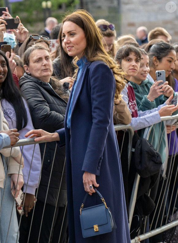 Le prince William, duc de Cambridge, et Kate Catherine Middleton, duchesse de Cambridge, à leur arrivée à l'université de Glasgow. Le couple princier est venu discuter de santé mentale et de bien-être avec les étudiants pendant la Semaine de sensibilisation à la santé mentale. Le 11 mai 2022 