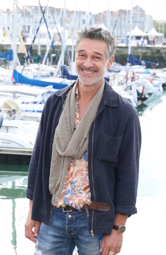 Stephane Blancafort au photocall de la série "Ici Tout Commence" lors de la 25ème édition du Festival de la fiction de la Rochelle, France, le 16 septembre 2023. © Denis Guignebourg/BestImage 