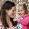 Jennifer Garner gets s'offre une pause café après avoir récupéré sa fille Violet Affleck à l'école le 19 mars 2010