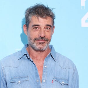 Thierry Neuvic est l'heureux papa de Joseph dont la maman et Jenifer.
Thierry Neuvic au photocall de la mini-série "Infiltré(e)" lors de la 25ème édition du Festival de la fiction de la Rochelle, France. © Denis Guignebourg/BestImage 