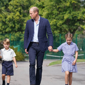 Le prince George, la princesse Charlotte et le prince Louis, accompagnés de leurs parents, le duc et la duchesse de Cambridge, arrivent pour un après-midi d'installation à l'école Lambrook, près d'Ascot dans le Berkshire, le mercredi 7 septembre 2022. Jonathan Brady/PA Wire/ABACAPRESS.COM
