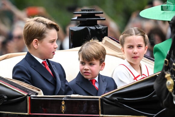 Le prince George, le prince Louis et la princesse Charlotte arrivent à la cérémonie "Trooping The Colour" à Londres, le 17 juin 2023. Zak Hussein /Splash News/ABACAPRESS.COM