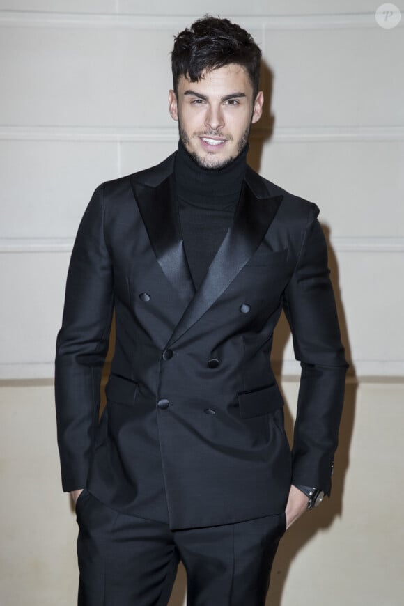 Baptiste Giabiconi a récemment vu sa vie être chamboulé par un heureux événement
Baptiste Giabiconi - Photocall lors du deuxième défilé Chanel "Métiers d'Art" au Ritz à Paris, France, le 6 décembre 2016. Cette collection destinée à mettre en valeur le précieux savoir-faire des ateliers Chanel (bottier, plisseur, plumassier, brodeur, ...) donne lieu depuis 2002 à un défilé au mois de décembre. Karl Lagerfeld choisit chaque année un lieu lié à l'histoire de mademoiselle Chanel. Gabrielle Chanel (Coco) a loué à partir de 1937 une suite au troisième étage du Ritz. © Olivier Borde/Bestimage 