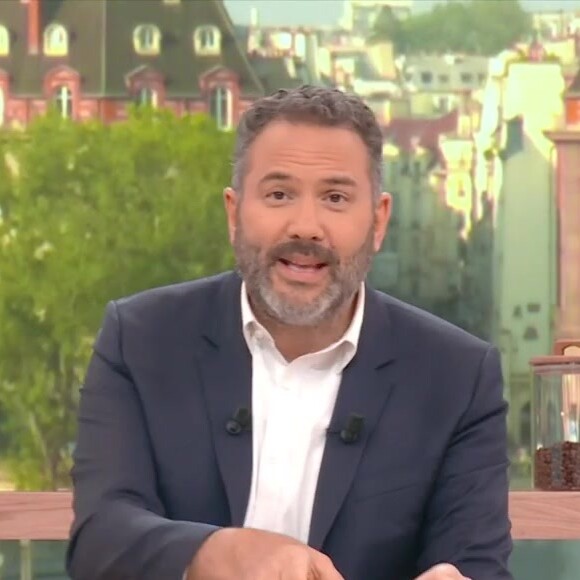Un chroniqueur de "Bonjour" déserte le plateau
Bruce Toussaint sur le plateau de "Bonjour !"