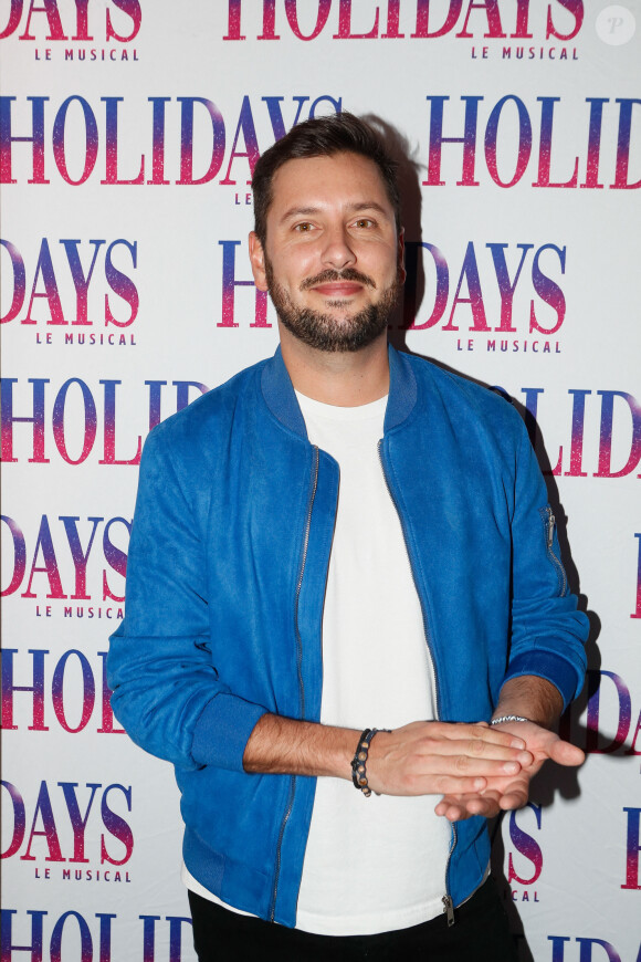 Semi-exclusif - Maxime Gueny au photocall du spectacle "Holidays" à l'Alhambra à Paris, France, le 6 octobre 2023. © Christophe Clovis/Bestimage