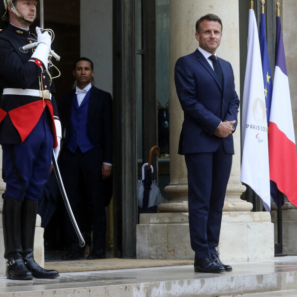 Le président francais Emmanuel Macron reçoit son homologue la présidente de la République unie de Tanzanie pour un entretien en marge du "Sommet sur la cuisine propre en Afrique" au palais présidentiel de l'Elysée à Paris, France, le 14 mai 2024. © Stéphane Lemouton/Bestimage