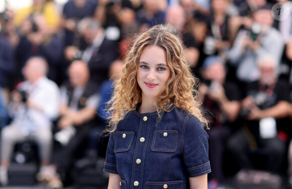 Tess Barthélemy au photocall du film "Moi Aussi" lors du 77ème Festival International du Film de Cannes au Palais des Festivals à Cannes, France, le 17 mai 2024. © Jacovides-Moreau/Bestimage 