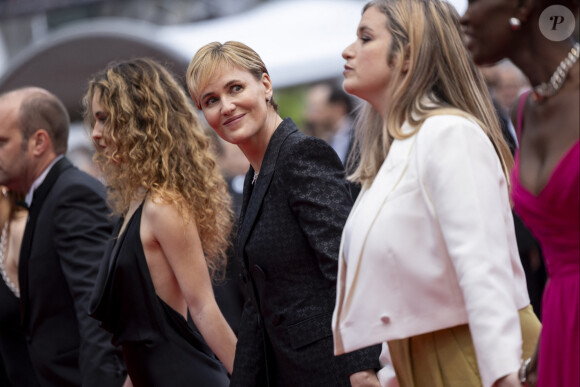 Tess Barthélemy et sa mère Judith Godrèche - Montée des marches du film " Furiosa : A Mad Max Saga " lors du 77ème Festival International du Film de Cannes, au Palais des Festivals à Cannes. Le 15 mai 2024 © Olivier Borde / Bestimage 