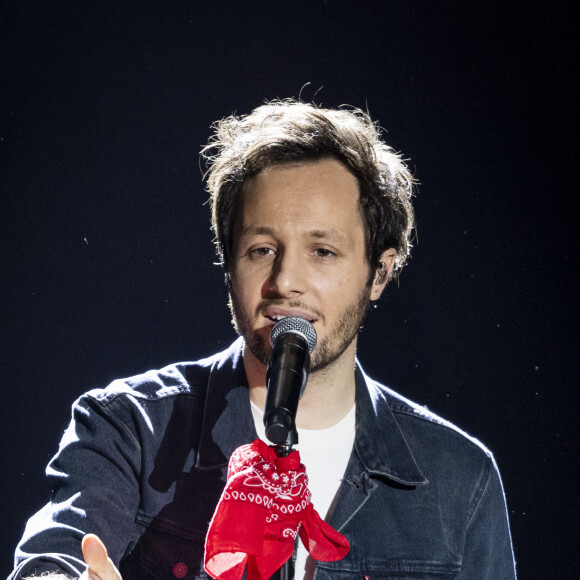 Exclusif - Vianney (Artiste masculin de l'année) sur la scène des 39èmes Victoires de la Musique à la Seine Musicale à Paris. Le 7 février 2024 © Cyril Moreau / Bestimage