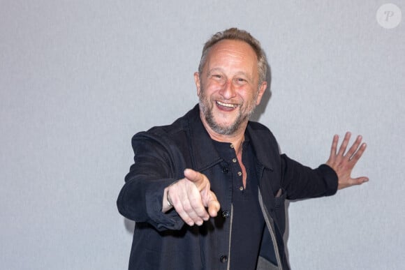 Benoît Poelvoorde au photocall de "Comment je suis devenu un super-héros" lors du 46ème Festival du Cinéma Américain de Deauville, le 13 septembre 2020. © Olivier Borde/Bestimage 