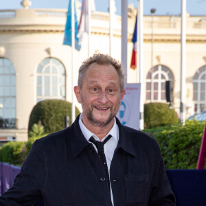 Benoît Poelvoorde à la première de "Comment je suis devenu un super-héros" lors de la clôture du 46ème Festival du Cinéma Américain de Deauville, le 12 septembre 2020. © Olivier Borde/Bestimage 