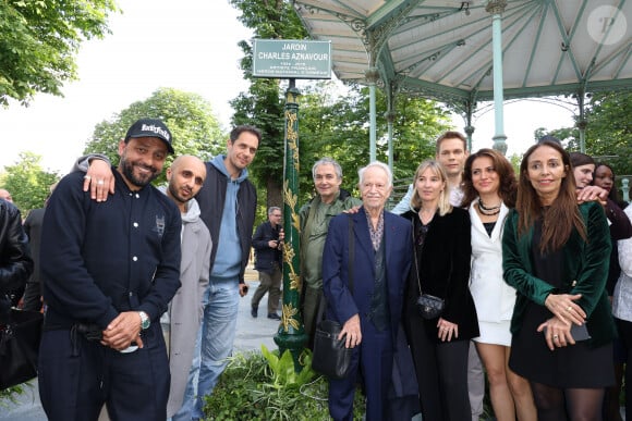 Jean-Rachid, Mehdi Idir, Grand Corps Malade, Gérard Davoust, Katia Aznavour, Nicolas Aznavour avec sa femme Kristina et Gérard Davoust - Inauguration du Jardin "Charles Aznavour", Avenue des Champs-Elysées à Paris à l'occasion du Centième anniversaire de sa naissance, le 22 mai 2024. © Coadic Guirec/Bestimage 