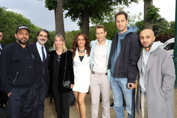 Jean-Rachid, Stéphane Hasbanian, Katia Aznavour, Nicolas Aznavour avec sa femme Kristina, Grand Corps Malade et Mehdi Idir - Inauguration du Jardin "Charles Aznavour", Avenue des Champs-Elysées à Paris à l'occasion du Centième anniversaire de sa naissance, le 22 mai 2024. © Coadic Guirec/Bestimage 