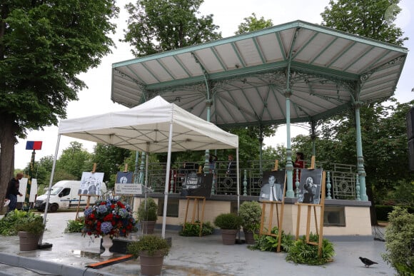 - Inauguration du Jardin "Charles Aznavour", Avenue des Champs-Elysées à Paris à l'occasion du Centième anniversaire de sa naissance, le 22 mai 2024. © Coadic Guirec/Bestimage 