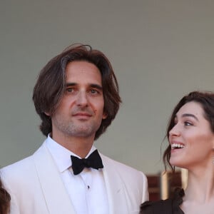 Dimitri Rassam, Anamaria Vartolomei - Montée des marches du film " Le comte de Monte-Cristo " lors du 77ème Festival International du Film de Cannes, au Palais des Festivals à Cannes. Le 22 mai 2024 © Jacovides-Moreau / Bestimage 