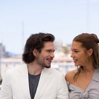 VIDEO L'alchimie entre Adèle Exarchopoulos et François Civil indéniable en conférence de presse, Gilles Lellouche en difficulté