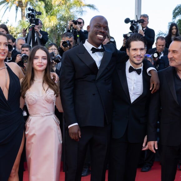 Adèle Exarchopoulos, Mallory Wanecque, Jean-Pascal Zadi, François Civil, Gilles Lellouche - Montée des marches du film " L'amour ouf " lors du 77ème Festival International du Film de Cannes, au Palais des Festivals à Cannes. Le 23 mai 2024 © Olivier Borde / Bestimage 