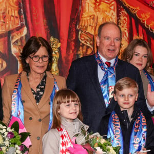 Louis Ducruet, la princesse Stéphanie de Monaco, le prince Albert II de Monaco, la princesse Gabriella de Monaco, comtesse de Carladès, le prince Jacques de Monaco, marquis des Baux, Camille Gottlieb, Gareth Wittstock, sa femme Roisin et leurs enfants Kaïa et Bodie - La famille princière lors de la 46ème édition du festival international du cirque de Monte-Carlo, à Monaco, le 21 janvier 2024. © Claudia Albuquerque/Bestimage 